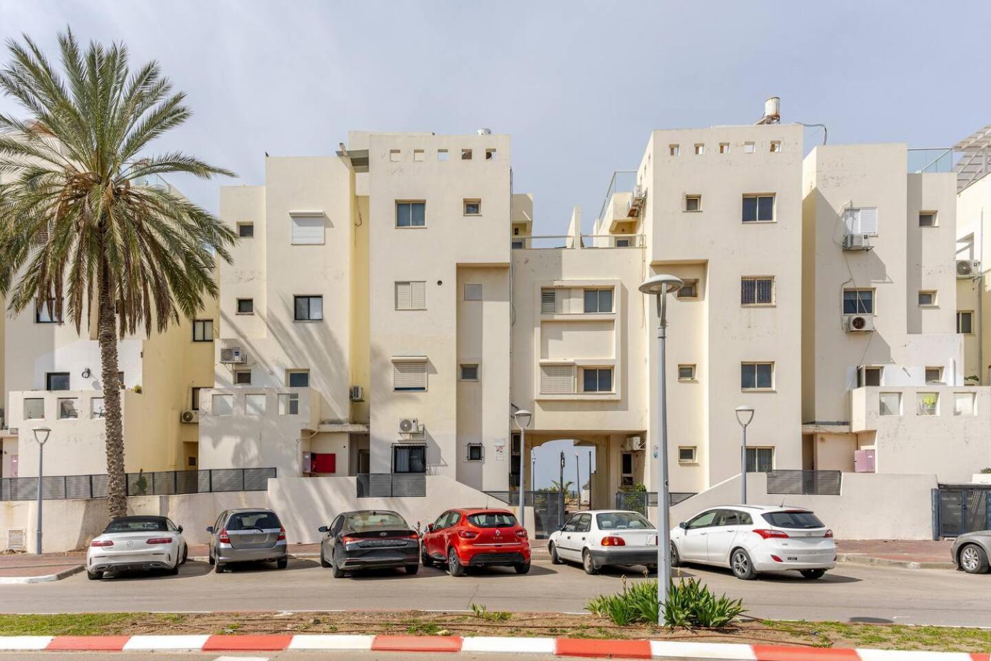 Gw951 Gugel Waves Amazing Seaview Apartments นาฮารียา ภายนอก รูปภาพ